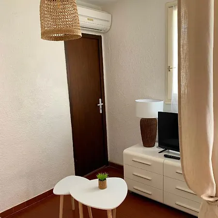 Les Marines Iii: Seaside Comfort With Garden Apartment Le Barcares