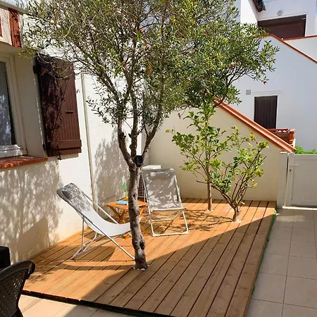 Les Marines Iii: Seaside Comfort With Garden *