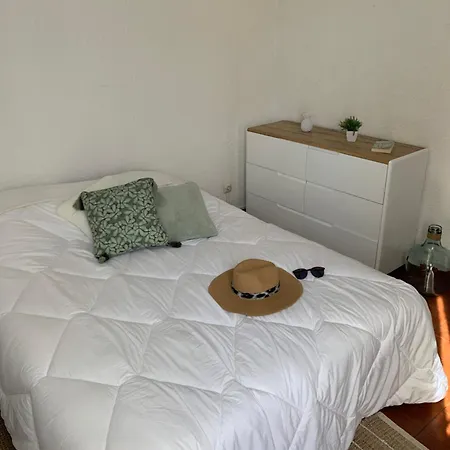 Les Marines Iii: Seaside Comfort With Garden Apartment *